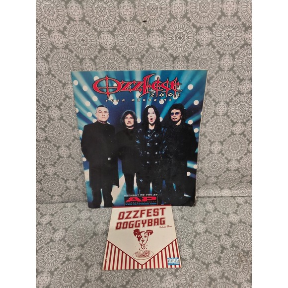 Ozzfest 2000 Tour Magazine & Ozzfest Doggybag Volume Three CD 2000 2001 - Picture 1 of 6
